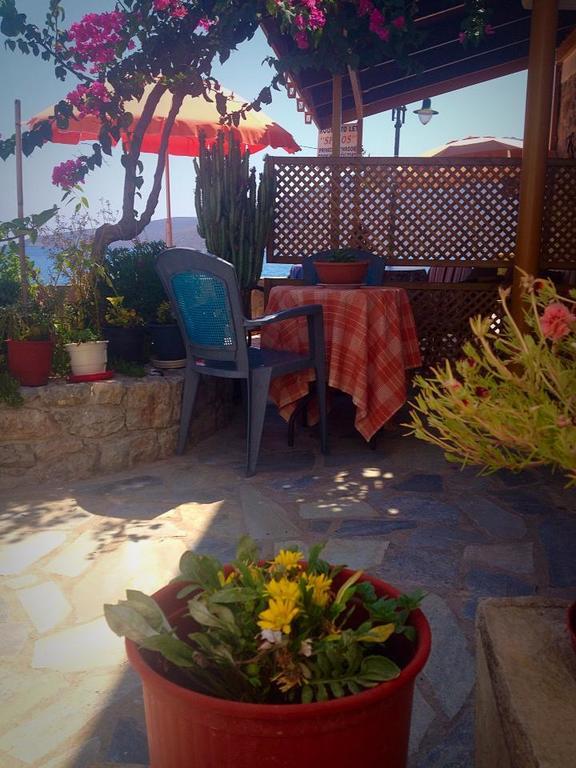 Spiros Apartments Livadia  Dış mekan fotoğraf