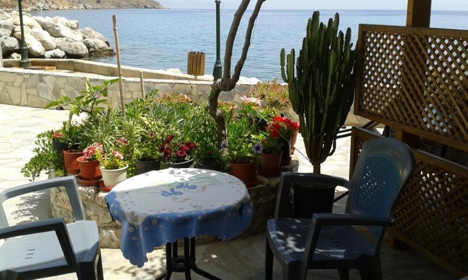 Spiros Apartments Livadia  Dış mekan fotoğraf