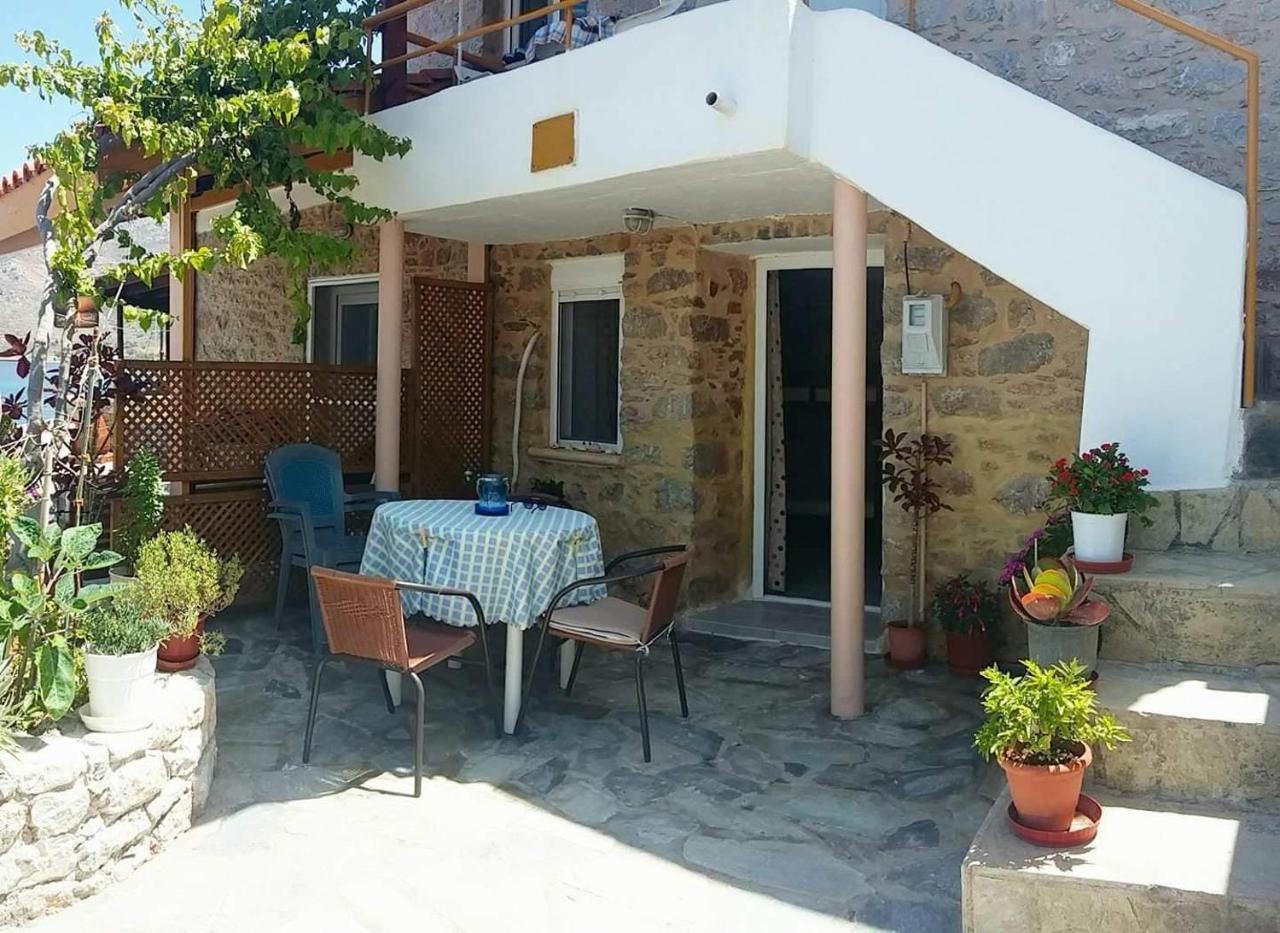 Spiros Apartments Livadia  Dış mekan fotoğraf