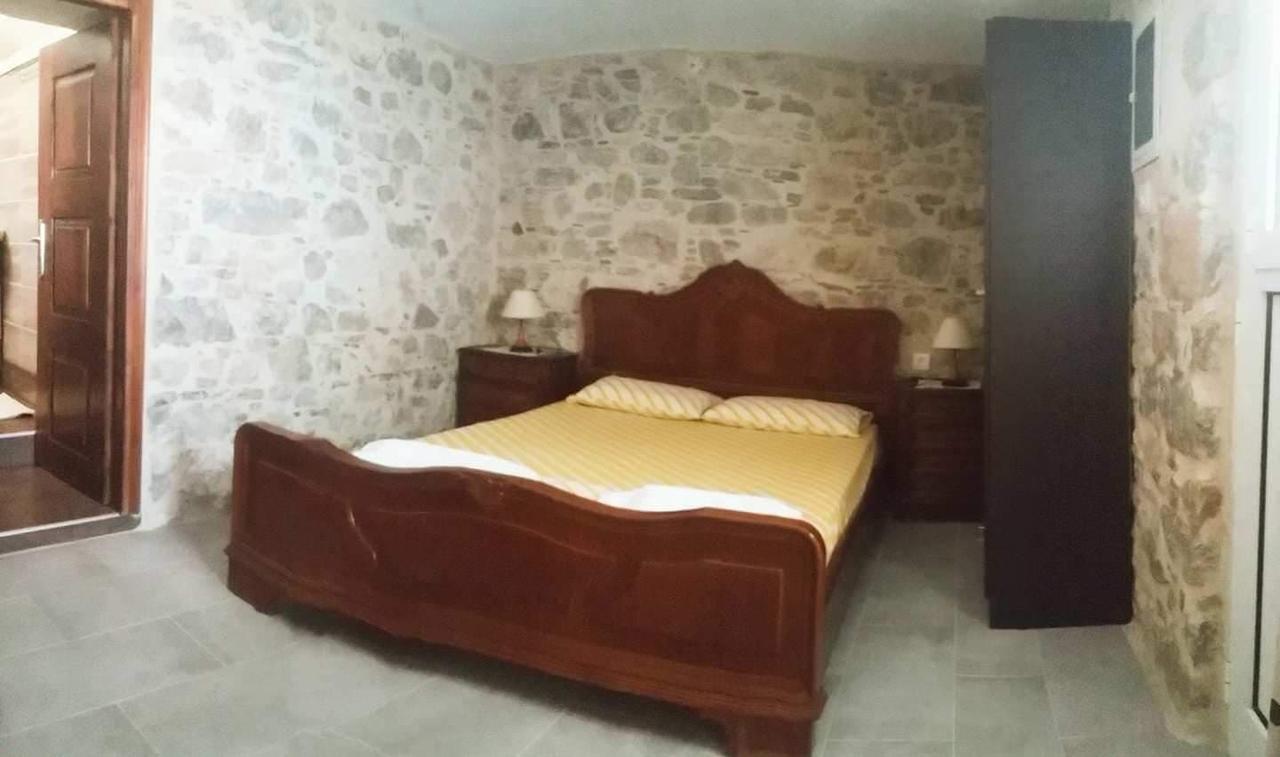 Spiros Apartments Livadia  Dış mekan fotoğraf